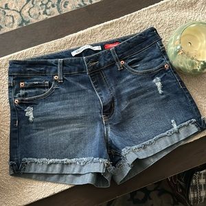 Celebrity pink short 9/29 size